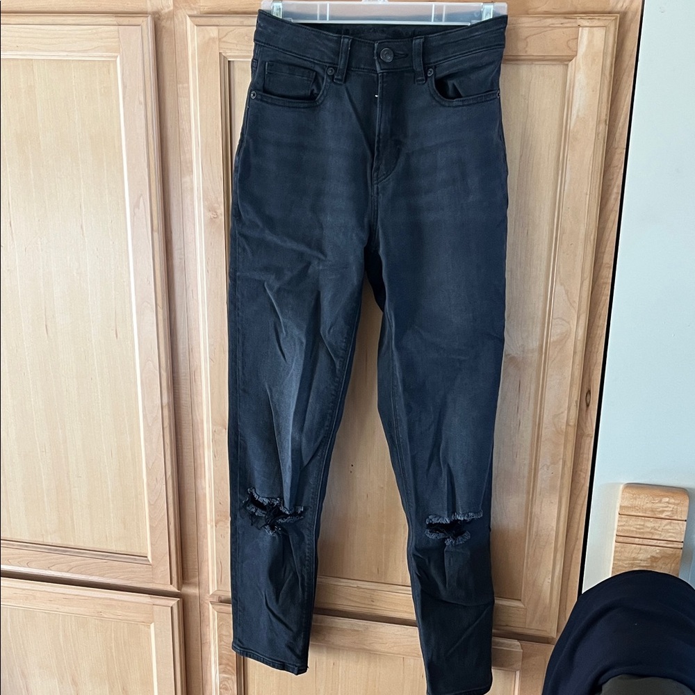 American Eagle Outfitters Black Distressed Straight-Leg Jeans
